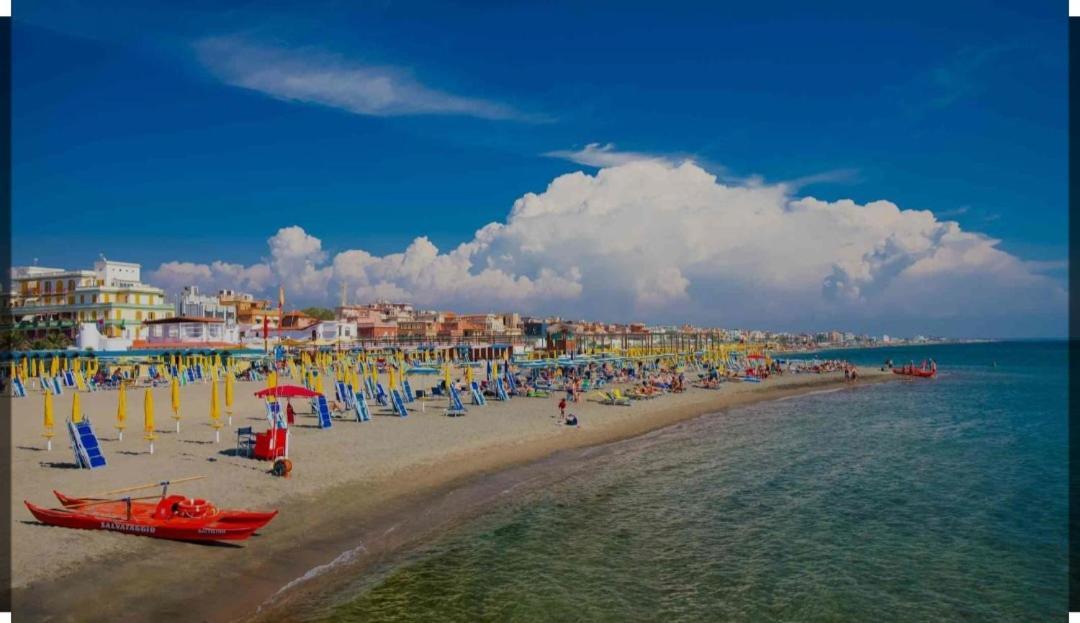 Apartament Attico Granelli Di Sabbia Lido di Ostia Zewnętrze zdjęcie
